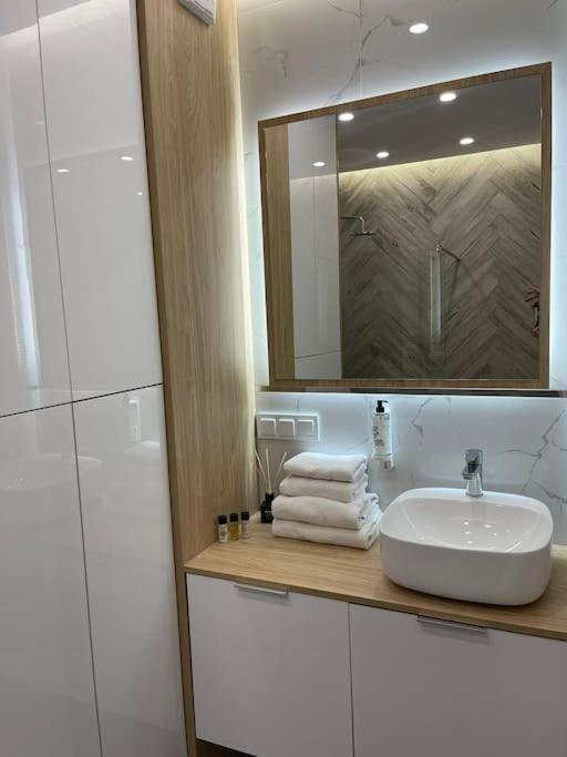 Forum Wola Fine Apartment Warszawa Zewnętrze zdjęcie